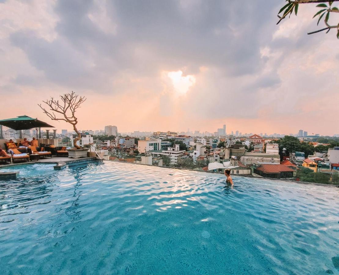 Peridot Grand Luxury Boutique Hotel Hanoi Luaran gambar View from the rooftop pool