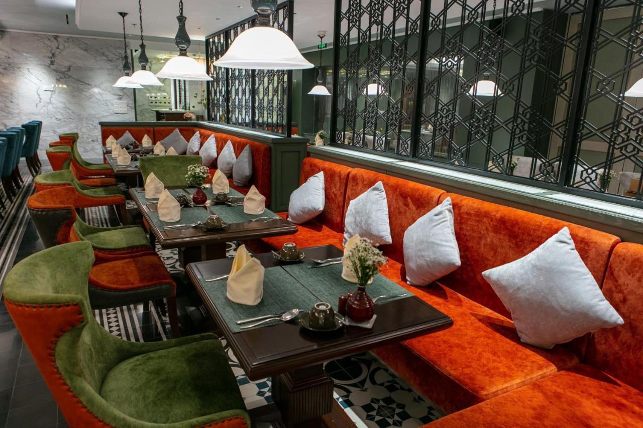 Peridot Grand Luxury Boutique Hotel Hanoi Luaran gambar Interior of the restaurant