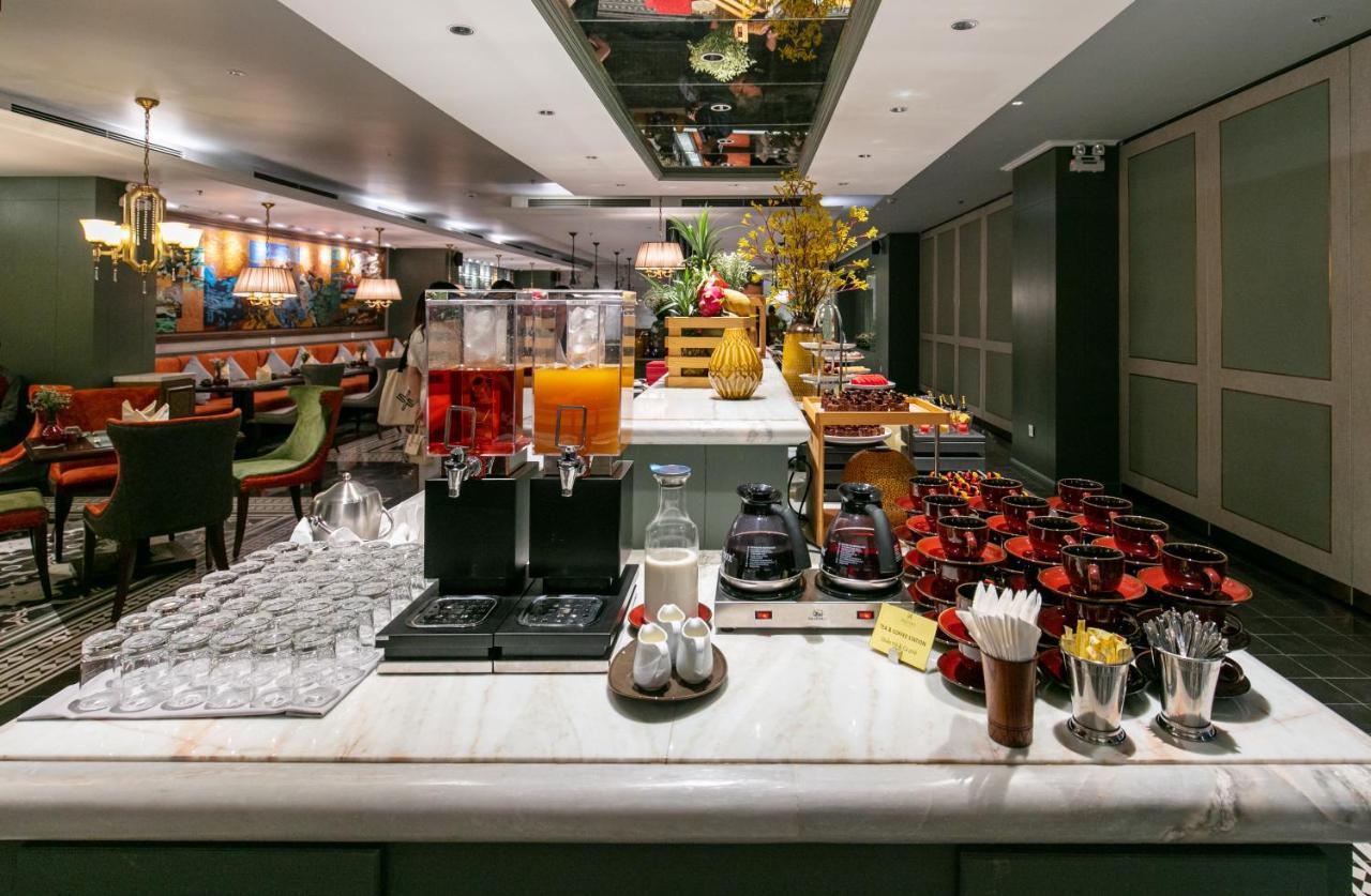 Peridot Grand Luxury Boutique Hotel Hanoi Luaran gambar The lounge at Changi Airport
