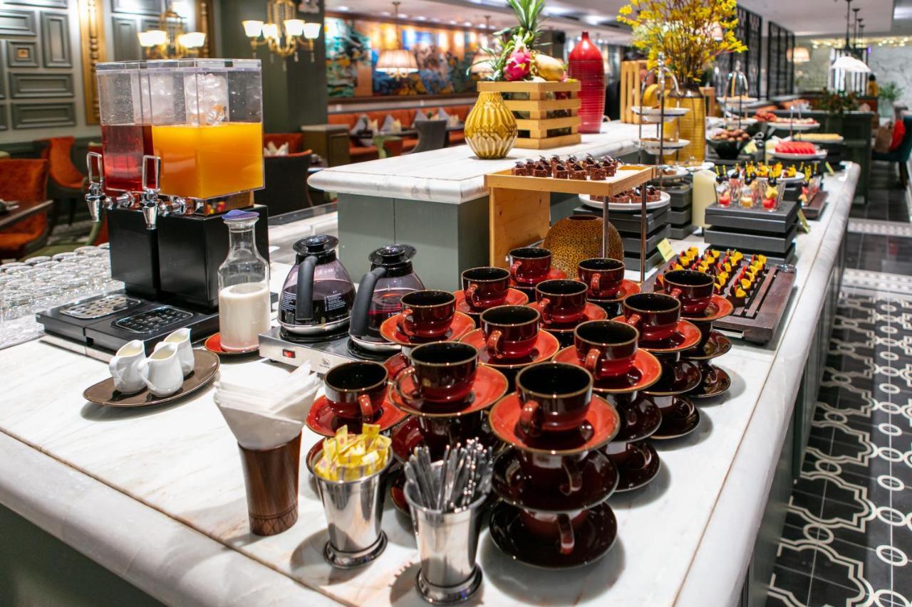 Peridot Grand Luxury Boutique Hotel Hanoi Luaran gambar A breakfast buffet